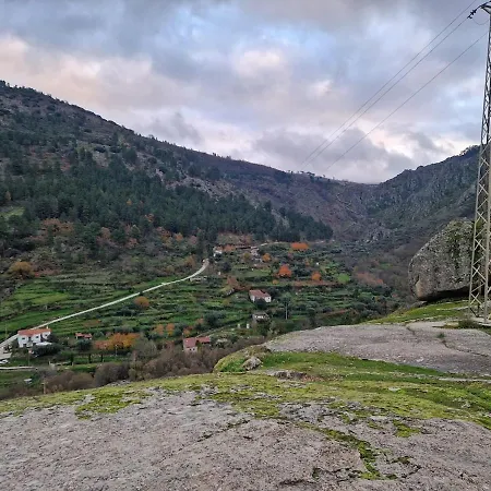 Casa De Aldeia Vale Do Mondego بيت للعطل غوآردا