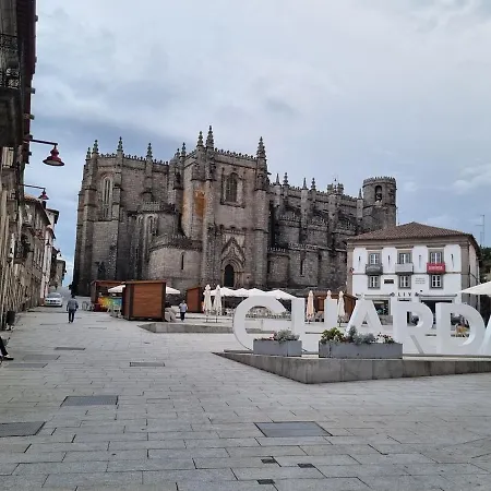 펜션 Casa De Aldeia Vale Do Mondego 과르다