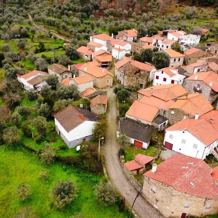 Casa De Aldeia Vale Do Mondego بيت للعطل غوآردا