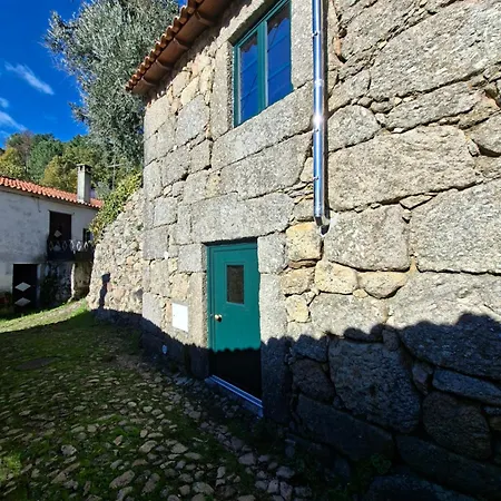 Casa De Aldeia Vale Do Mondego بيت للعطل غوآردا